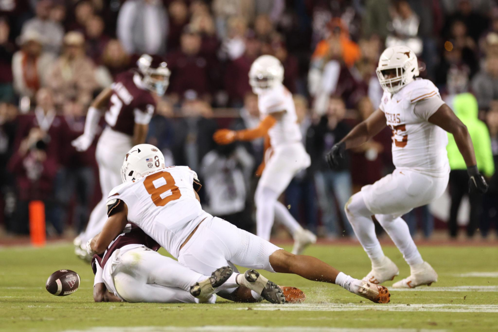 USFL Player Evaluation for Texas EDGE Trey Moore by Kyle Thibideau